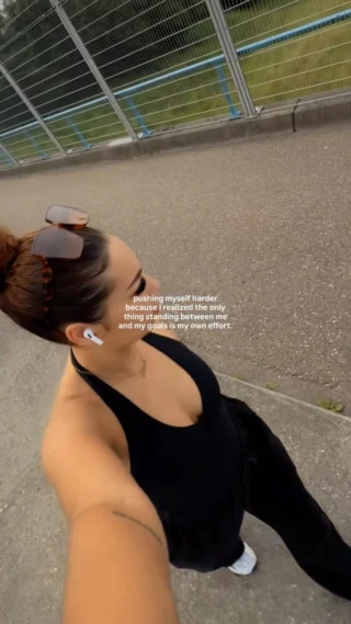 Instagram post from sileynacreative. This post is in position 1.